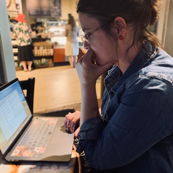 Meet the Posher - Picture 2 of 8